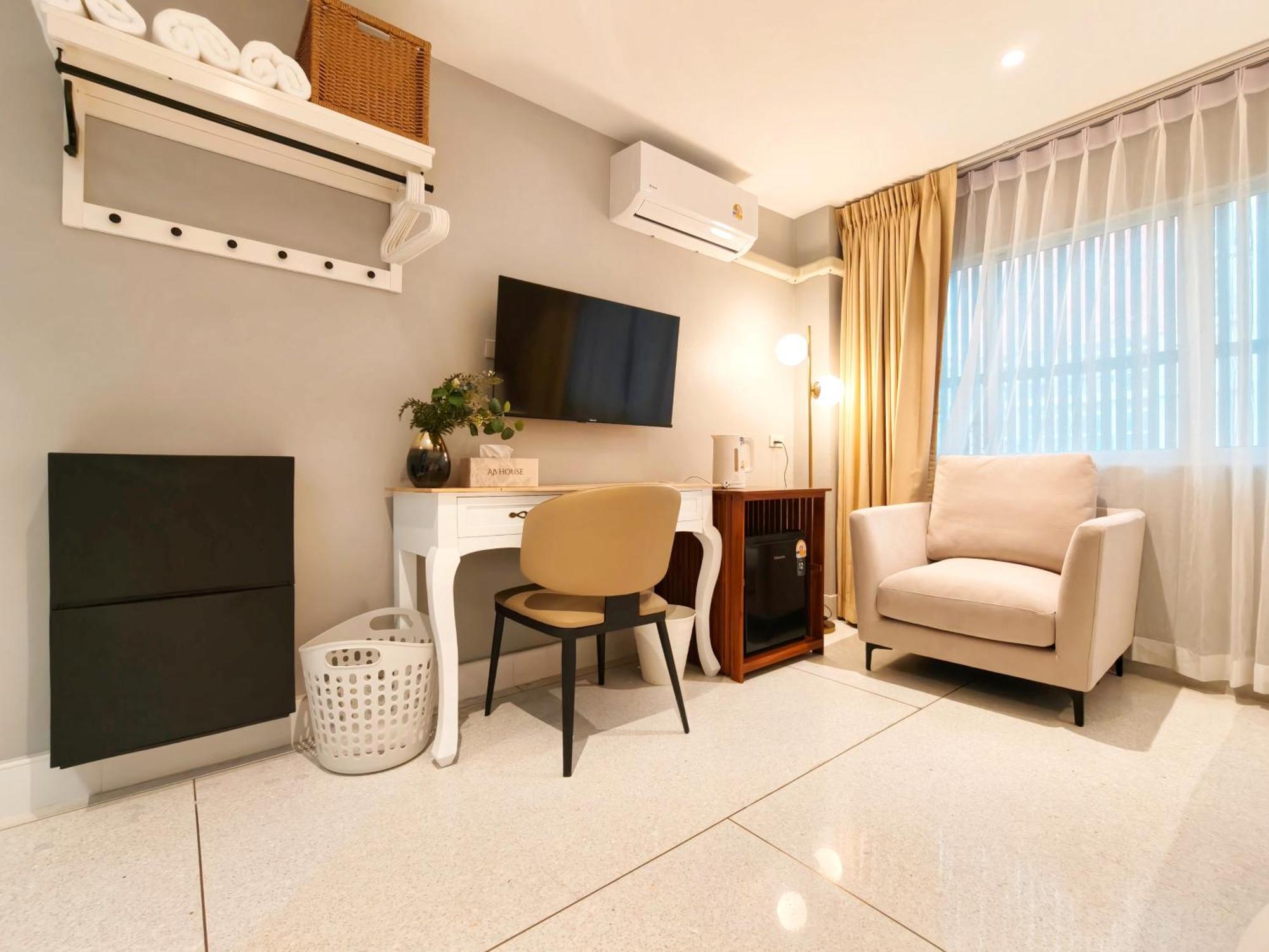 Ab House Aparthotel Bangkok Exterior photo